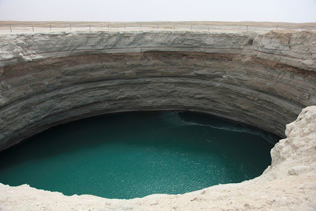 Горящий газовый кратер Дарваза - Врата ада, Каракумы, Дашогузский велаят, Туркменистан