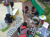 Tangkal Covid19, Mapala Pro Justicia Bagikan Minuman Jahe Merah dan Masker