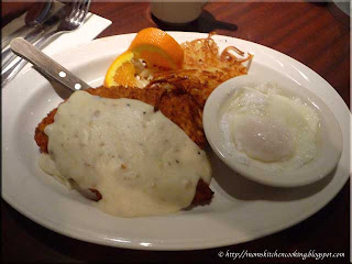 poached eggs with country fried steak