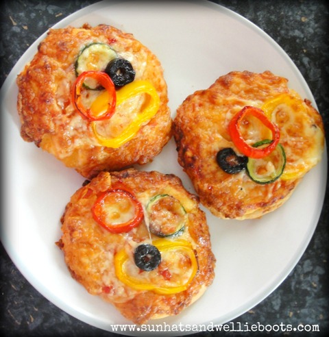 http://www.sunhatsandwellieboots.com/2012/07/mini-olympic-pizzas.html