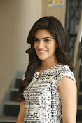 Kriti sanon new glamorous photos-thumbnail-9