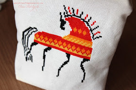 Косметичка с вышивкой крестом Мезенская роспись в вышивке Мезенский конь Прикладная вышивка Блог Вся палитра впечатлений