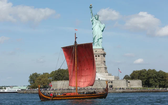Viking ship before the Statue of Liberty