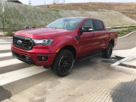 Front 3/4 view of 2020 Ford Ranger Supercrew 4X4 Lariat