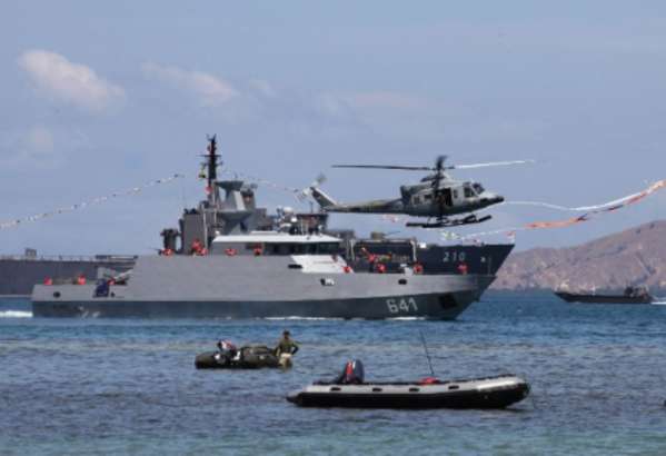 26 KRI Parade Meriahkan Puncak Sail Komodo 2013