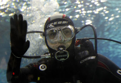 Jorge Lorenzo Photo with Shark in Barcelona Aquarium