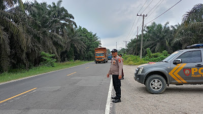 Cegah Lakalantas, Polisi Patroli dan Pengaturan Lalulintas di Pangkalan Lesung Pelalawan 