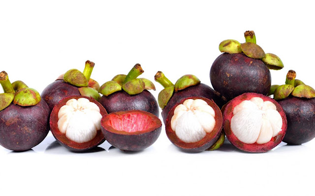 Superfruit Mangosteen or Queen Fruit (Garcinia Mangostana)