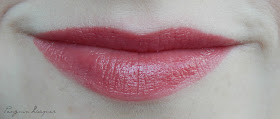 essence longlasting lipstick on the catwalk auf den lippen