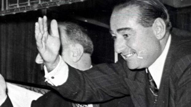 Moskof Bakireleri ve Adnan Menderes, Adnan Menderes, Siyâset, Cumhuriyet tarihi, 