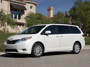 Toyota Sienna 2011 (1)