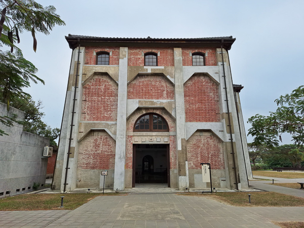 台南山上花園水道博物館國定古蹟，結合花園、博物館、和淨水池