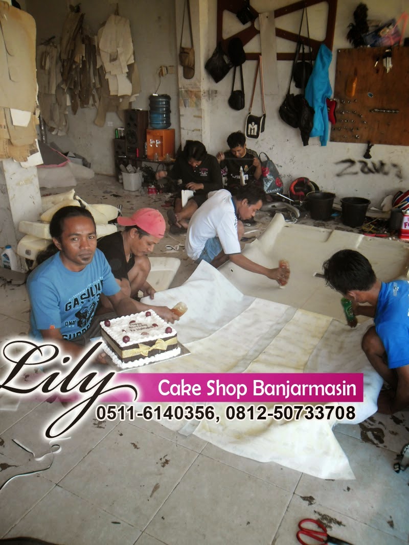 Lily Cake Shop Banjarmasin PELANGGAN VARIASI MOBIL SARUNG JOK