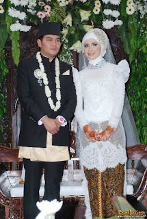 kebaya pengantin Aldilla Jelita dan Indra Bekti