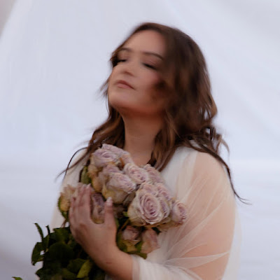 Reina Mora Shares New Single ‘Weeds’