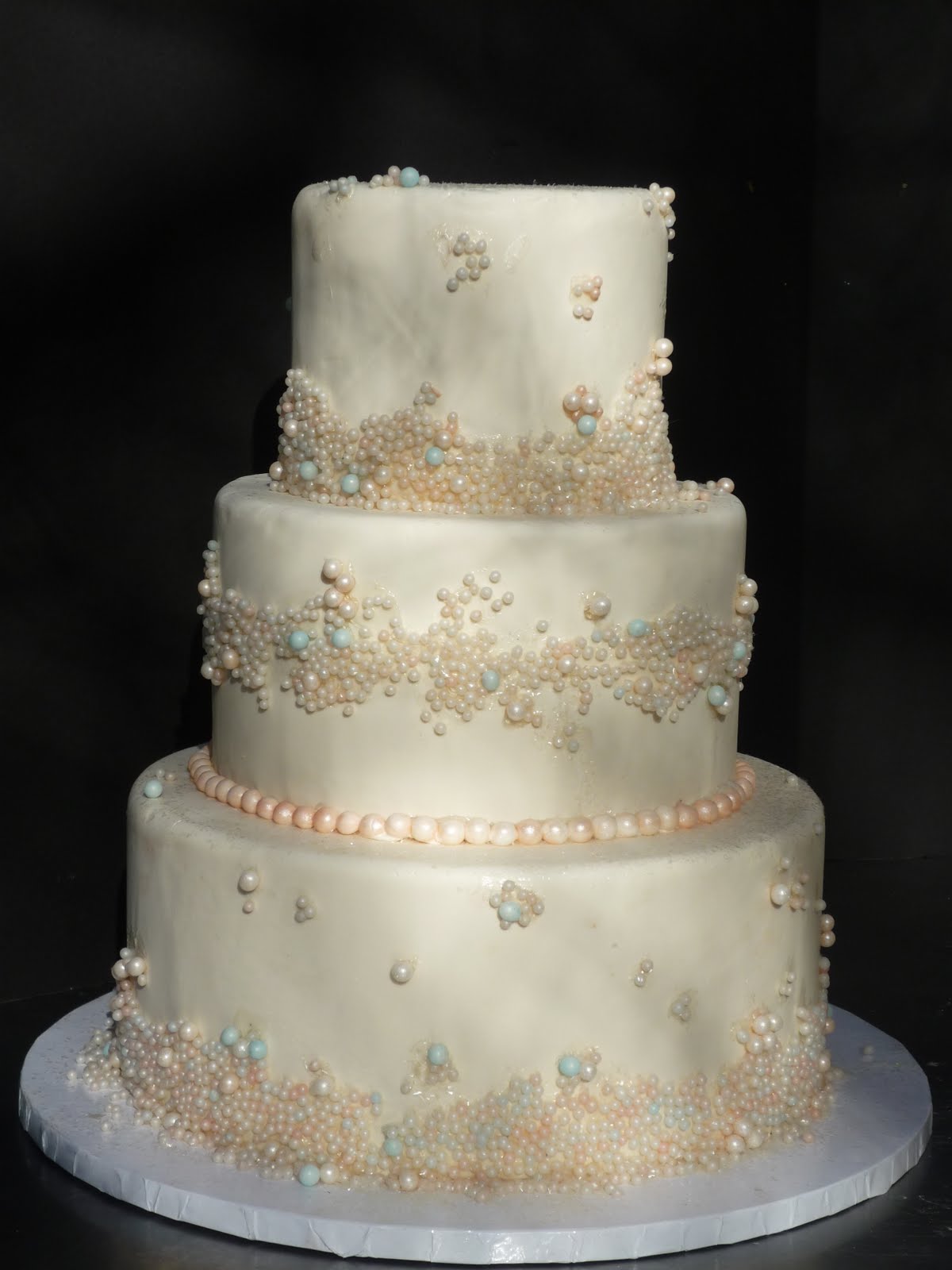 floral wedding cake images Wedding Cake: Fondant Tiers with Pearls