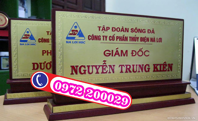 bảng tên mica để bàn