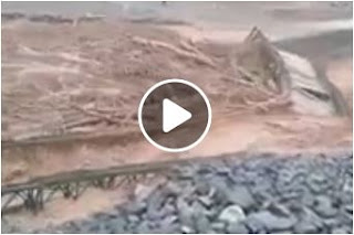 بالفيديو السيول تجرف قنطرة حديدية باقليم ازيلال المغرب