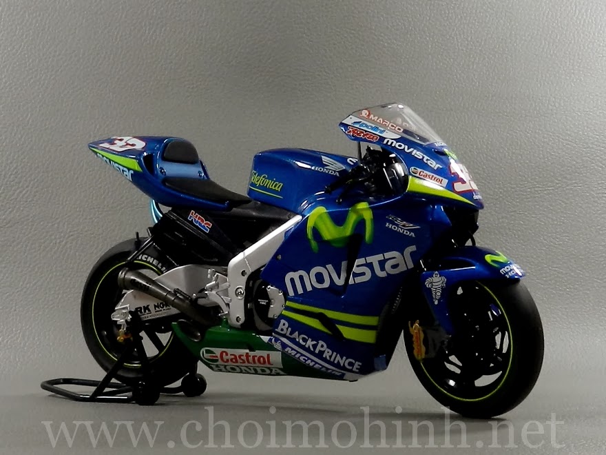 Mô hình MotoGP 500cc Honda RC211V Movistar 1:9 Protar