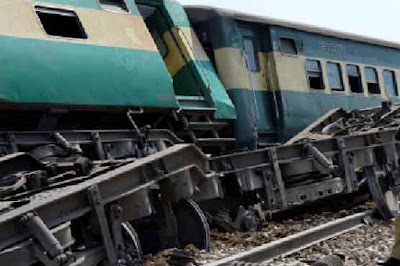 لاہور سے میانوالی جانے والی ٹرین پٹڑی سے اتر گئی، 2 مسافر زخمی