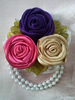 flower brooch rose and lace