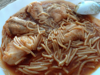 Fideos caldosos con rape