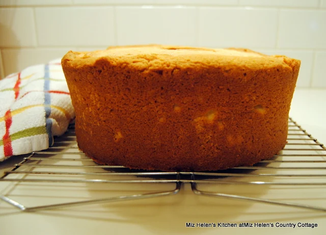 Vintage Sour Cream Pound Cake With Raspberry Sauce at Miz Helen's Country Cottage