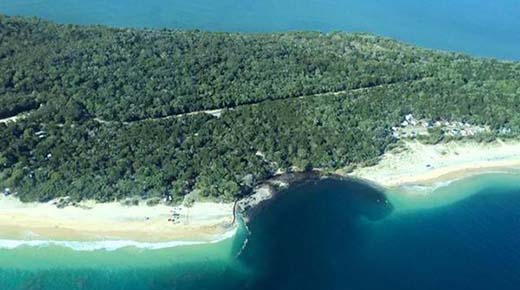 Playa es tragado por misterioso agujero en Australia