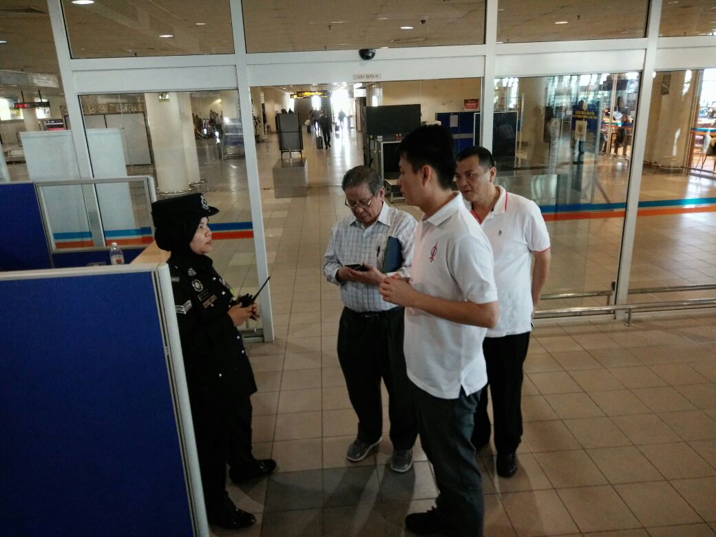 Lim Kit Siang dibenarkan masuk Sarawak #CMADENAN #Vote4BN 