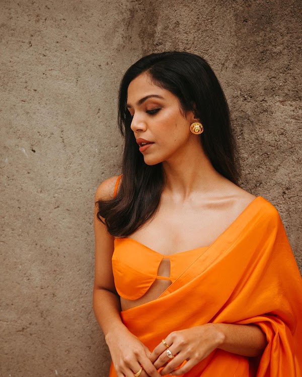 shriya pilgaonkar orange saree tiny blouse hot actress