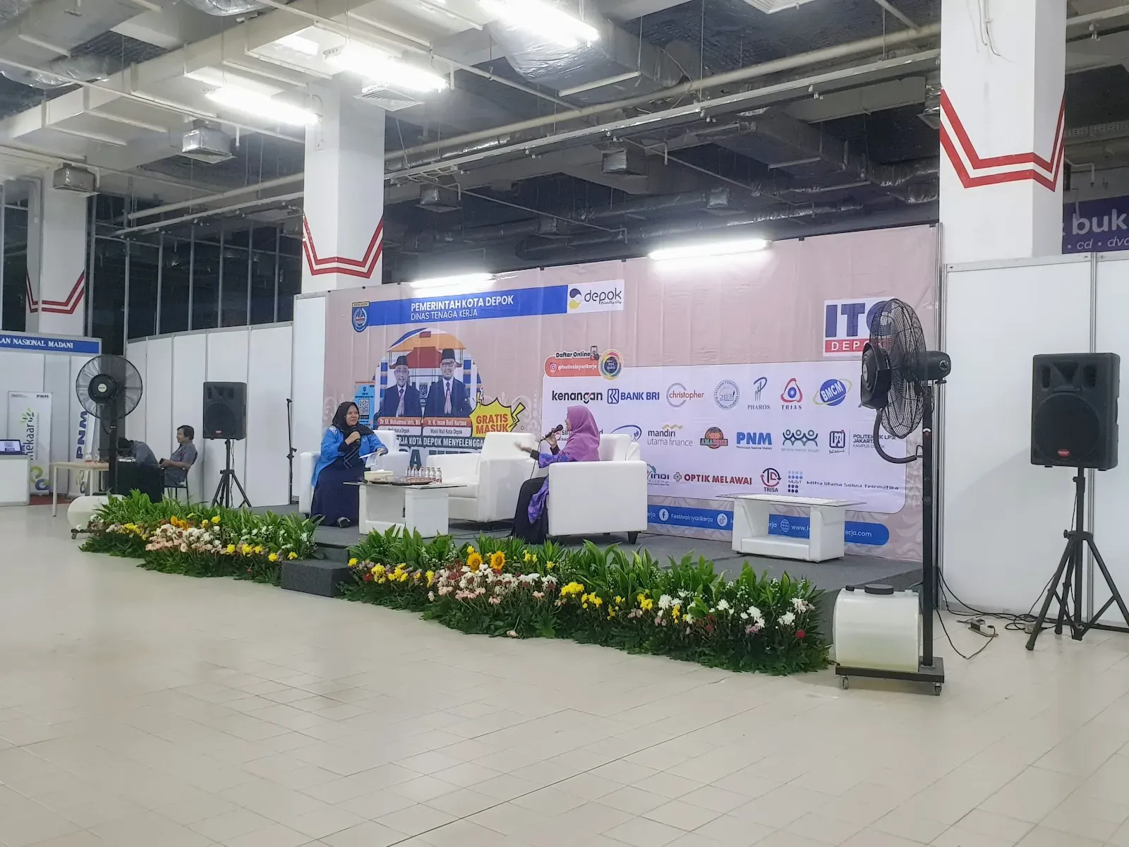 Suasana Job Fair di ITC Depok Bulan November 2023 di Lantai 2