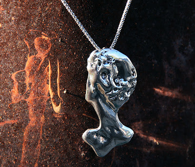 turid's head pendant by alex streeter