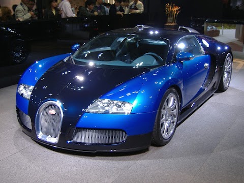 Passionate Riding: Bugatti Veyron