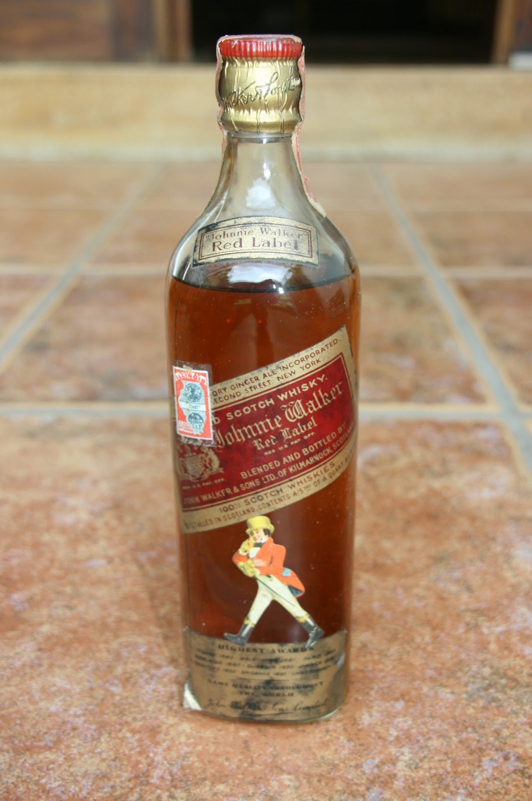 Johnnie Walker Bottles History and Evolution: Red Label