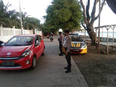 Tuang Raeli Apresiasi Anggota  Polsek Marbo Rutin Gelar Patroli di Pantai Tanggul Cinta Topejawa