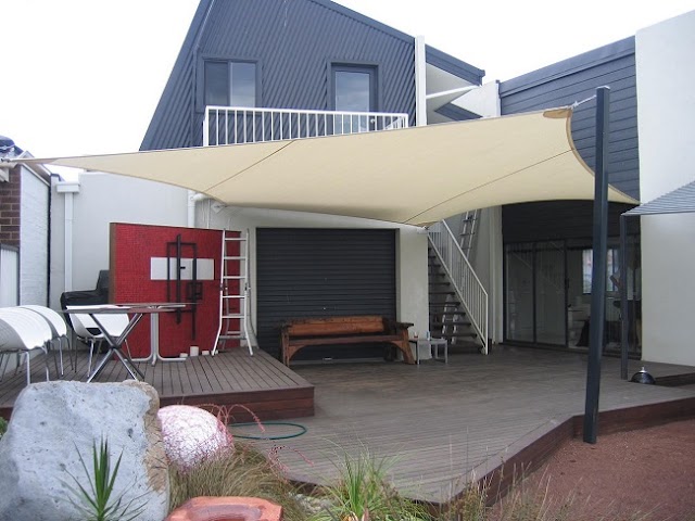 Benefits of Waterproof Shade Sails 