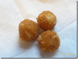 Fried Feat cheese puffs