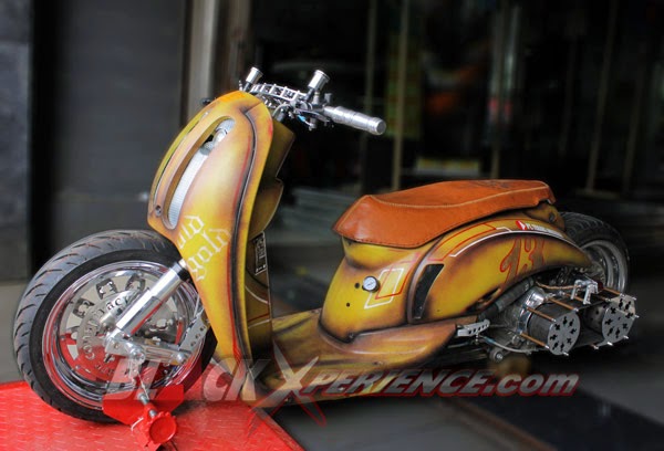 Modifikasi Honda Scoopy Style Low Rider Bodi Hotrod 2014