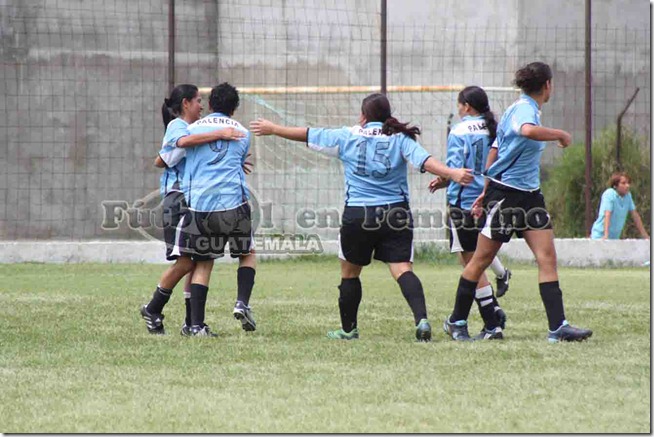 festejo del segundo gol para palencia (1)