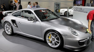 2010 Moscow Motor Show :  Porsche 911 GT2 RS Live