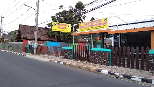 Pertemuan rutin bulanan Tim Bersih-bersih Masjid Magelang, Pertemuan untuk bulan Februari bertempat di Resto Sentosa Kuliner Jalan Kalimas, Menowo, Kedungsari kota Magelang