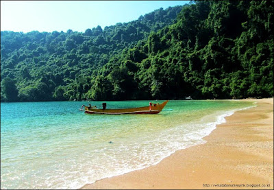 Mau Tahu Surga Yang Bisa Ditemukan Di Pulau Nusa Barong Jember