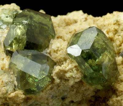 Salah satu sifat fisik mineral adalah memiliki hablur Sistem Fisik Hablur Mineral 