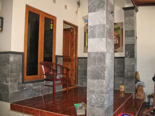 Teras Rumah  Minimalis Bagian Pelengkap dan Pemantas 