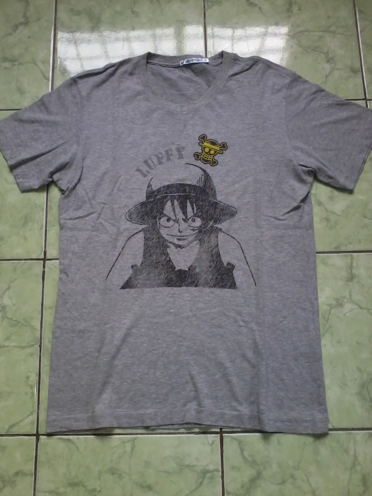 Lifestyle Bundle Luffy One Piece Uniqlo T Shirt Sold