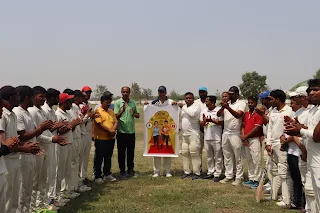 #JaunpurNews : डीएम जौनपुर की धुआंधार बल्लेबाजी से जीती टीम, कहा - 25 मई को वोट डालेगा जौनपुर | #NayaSaveraNetwork