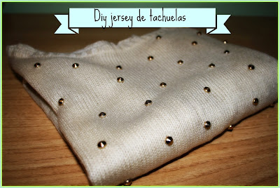 Diy: tachuelas para un jersey soso