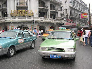 喜歡的是這些行車馬路完全融入了行人路，完全分不出來