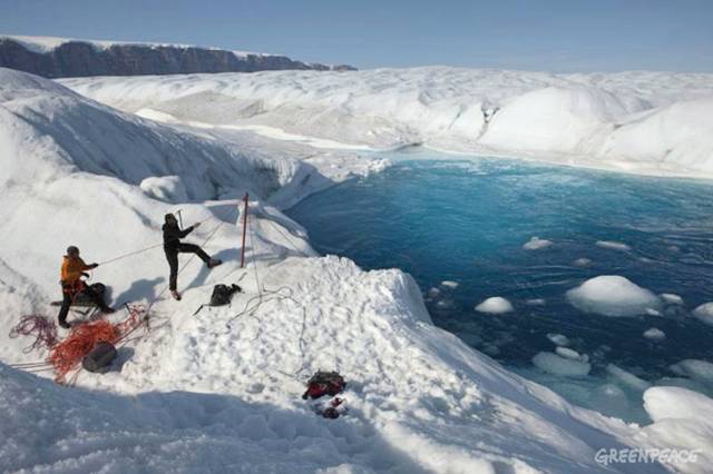 Petermann-Glacier-Blue-River