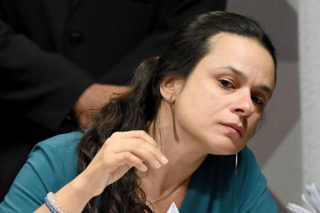 No Senado, Janaína Paschoal tenta passar um pano nos R$ 45 mil que ganhou do PSDB. Por Kiko Nogueira